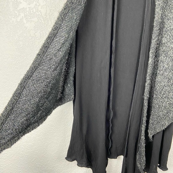 🖤 3/$25 SALE!
Origami by Vivian black and grey lagenlook open front cardigan - Picture 7 of 7